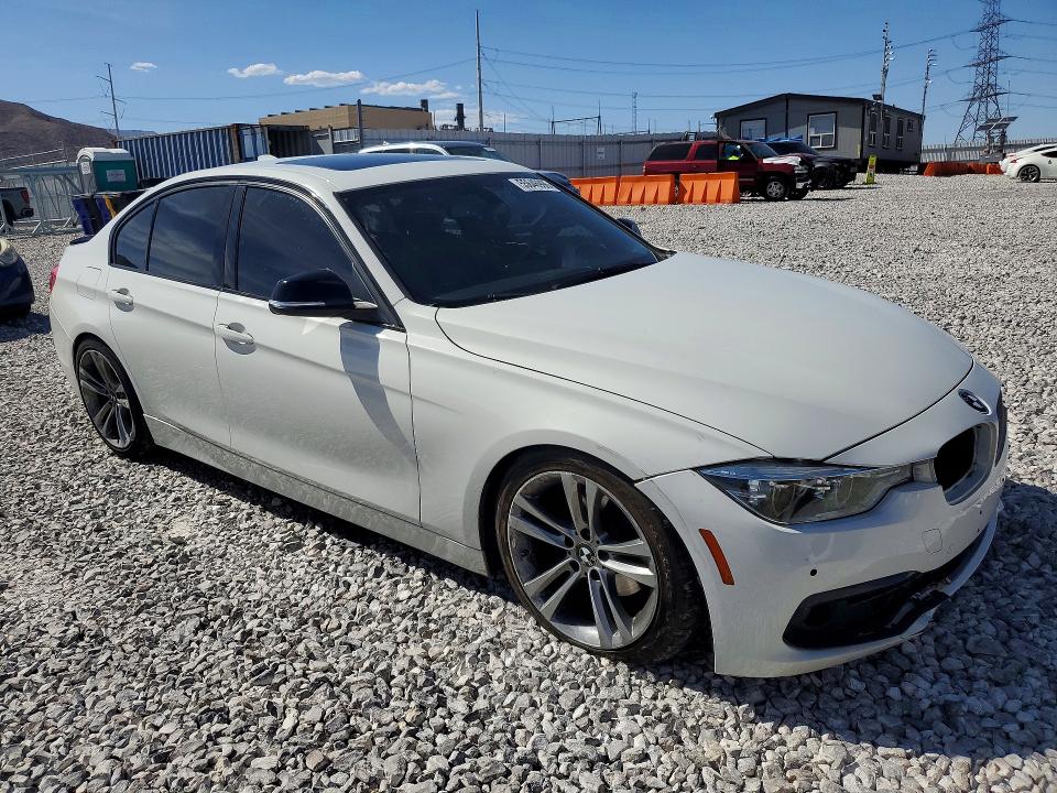 55646996 :رقم المزاد ، WBA8B9C39HK885058 vin ، 2017 Bmw 330 مزاد بيع