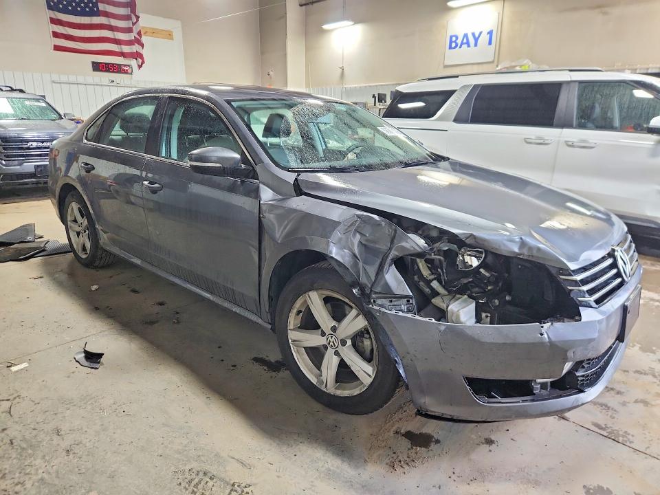 58389186 :رقم المزاد ، 1VWAT7A31FC111030 vin ، 2015 Volkswagen Passat مزاد بيع