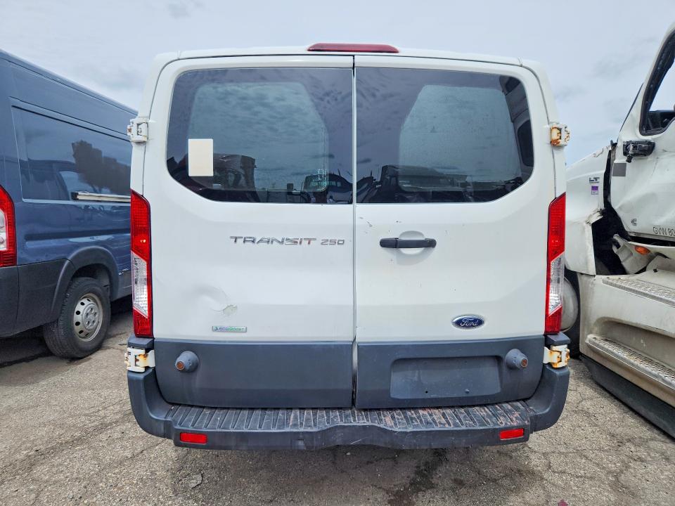 2015 Ford Transit მანქანა იყიდება აუქციონზე, vin: 1FTNR2ZG5FKB23846, აუქციონის ნომერი: 57660606