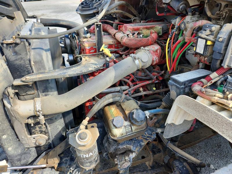53832456 :رقم المزاد ، 3ALHCYCY0FDGM0128 vin ، 2015 Freightliner M2 مزاد بيع