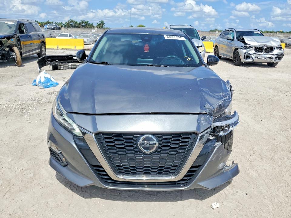 58055086 :رقم المزاد ، 1N4BL4CV0MN385797 vin ، 2021 Nissan Altima مزاد بيع