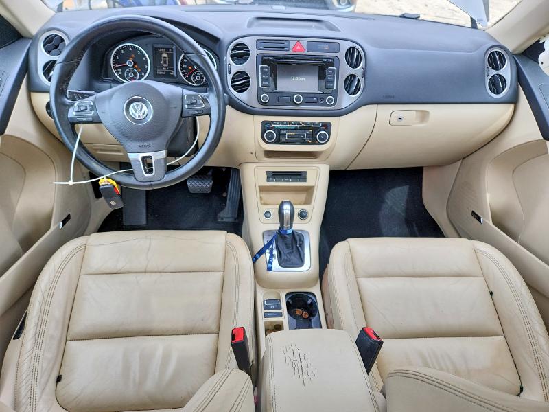 2011 Volkswagen Tiguan მანქანა იყიდება აუქციონზე, vin: WVGBV7AX8BW515032, აუქციონის ნომერი: 56940996