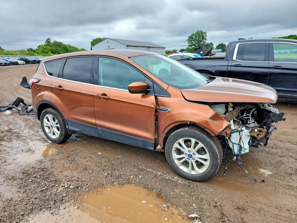 Продажа на аукционе авто 2017 Ford Escape, vin: 1FMCU0GD0HUD07047, номер лота: 58394326