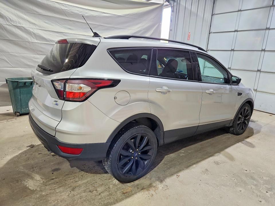 2018 Ford Escape მანქანა იყიდება აუქციონზე, vin: 1FMCU9GD0JUC98618, აუქციონის ნომერი: 57747166