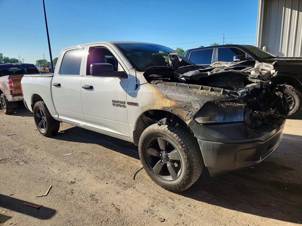 58105276 :رقم المزاد ، 1C6RR7KM2JS303462 vin ، 2018 Ram 1500 مزاد بيع