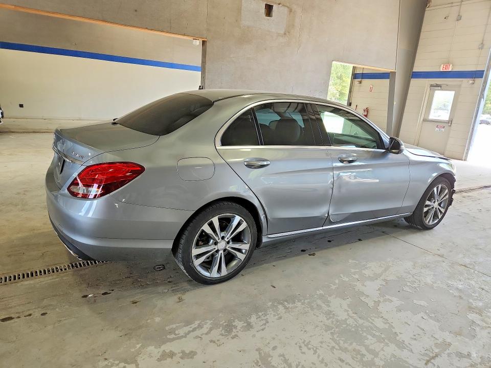 2015 Mercedes-benz C მანქანა იყიდება აუქციონზე, vin: 55SWF4KB4FU023255, აუქციონის ნომერი: 56593726
