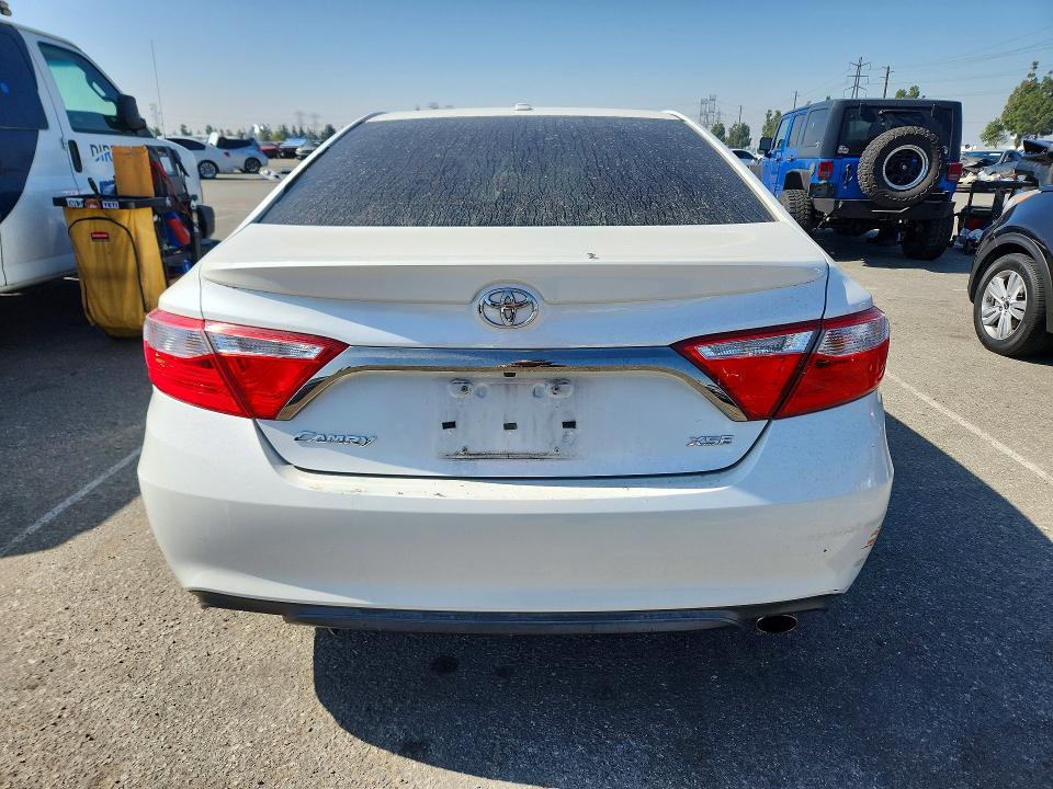 56367176 :رقم المزاد ، 4T1BF1FK3FU950663 vin ، 2015 Toyota Camry مزاد بيع
