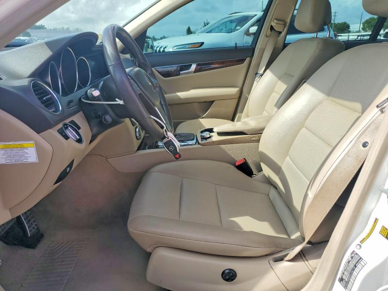 58410706 :رقم المزاد ، WDDGF4HB3EG226113 vin ، 2014 Mercedes-benz C مزاد بيع