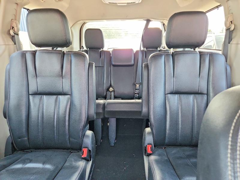 53213066 :رقم المزاد ، 2C4RC1CG6GR104375 vin ، 2016 Chrysler Town & Country مزاد بيع