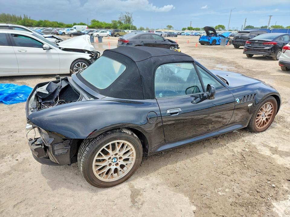 57402666 :رقم المزاد ، 4USCH3344YLF71567 vin ، 2000 Bmw Z3 مزاد بيع