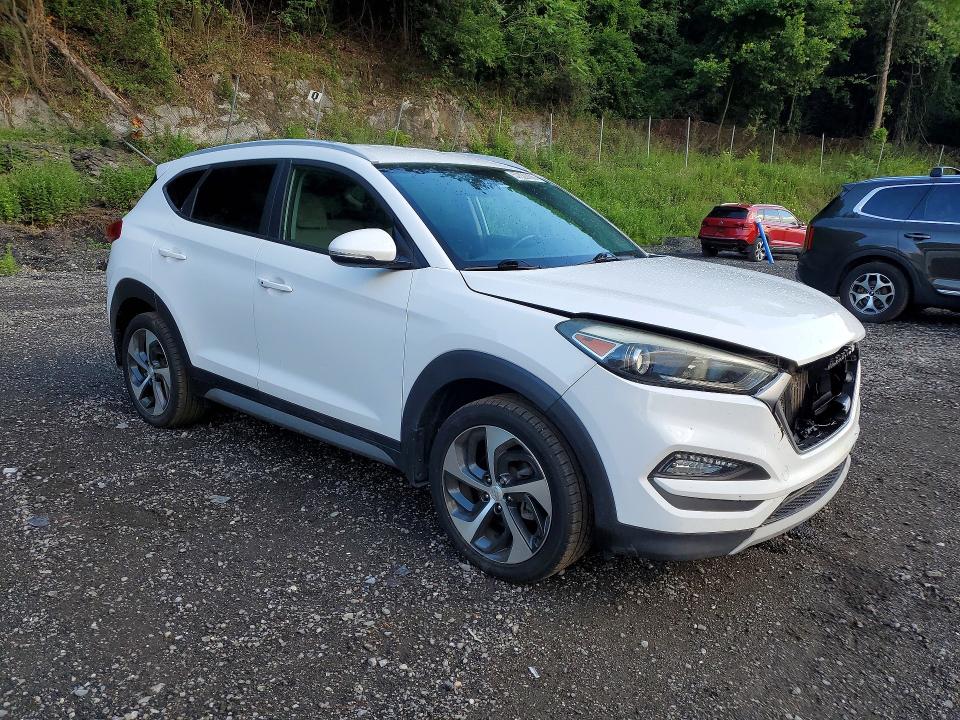 57322706 :رقم المزاد ، KM8J3CA27HU300566 vin ، 2017 Hyundai Tucson مزاد بيع