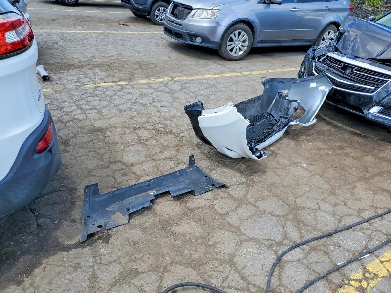 57414656 :رقم المزاد ، 1C4PJMCB1FW772299 vin ، 2015 Jeep Cherokee مزاد بيع