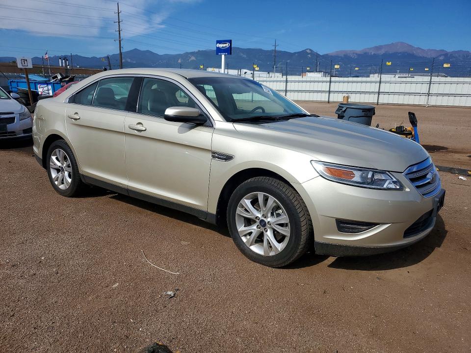 56440606 :رقم المزاد ، 1FAHP2HW0AG137232 vin ، 2010 Ford Taurus مزاد بيع