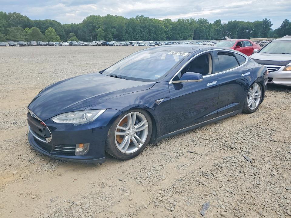 2013 Tesla Model S მანქანა იყიდება აუქციონზე, vin: 5YJSA1CG8DFP04863, აუქციონის ნომერი: 58301586
