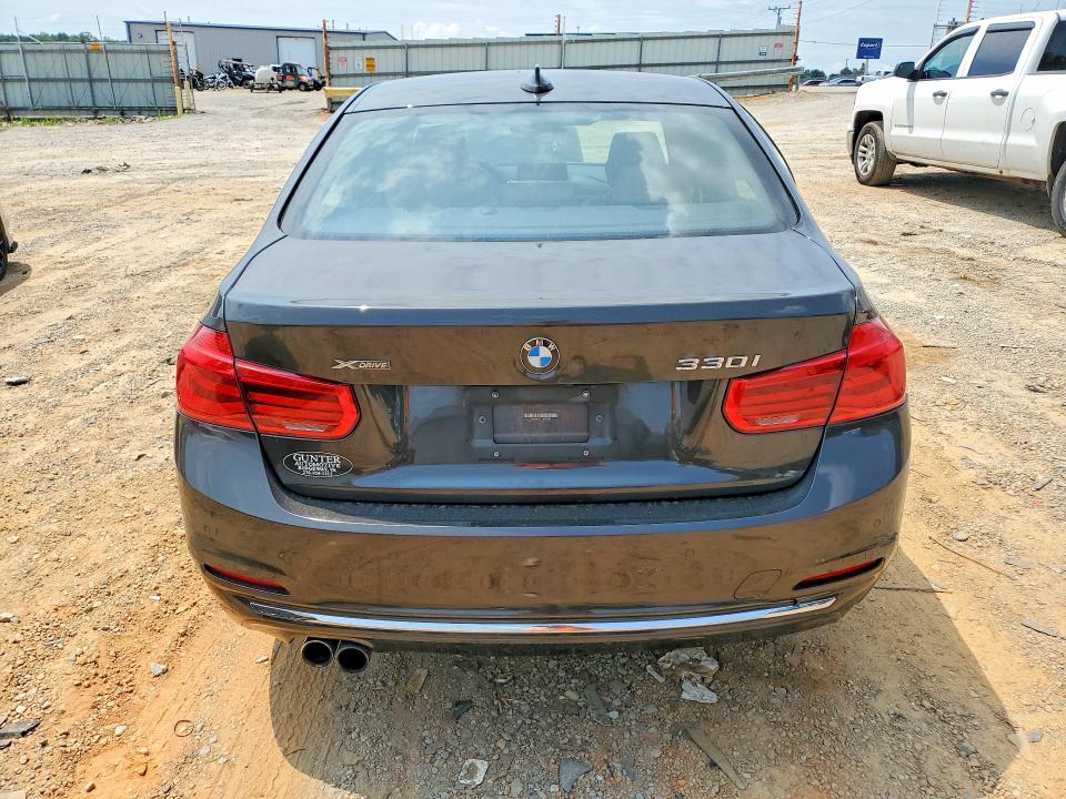 58816036 :رقم المزاد ، WBA8D9C52HK678023 vin ، 2017 Bmw 330 مزاد بيع
