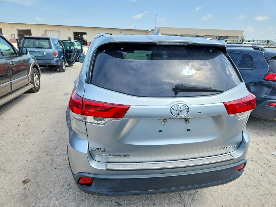 Продажа на аукционе авто 2019 Toyota Highlander, vin: 5TDJZRFH9KS588346, номер лота: 41633566