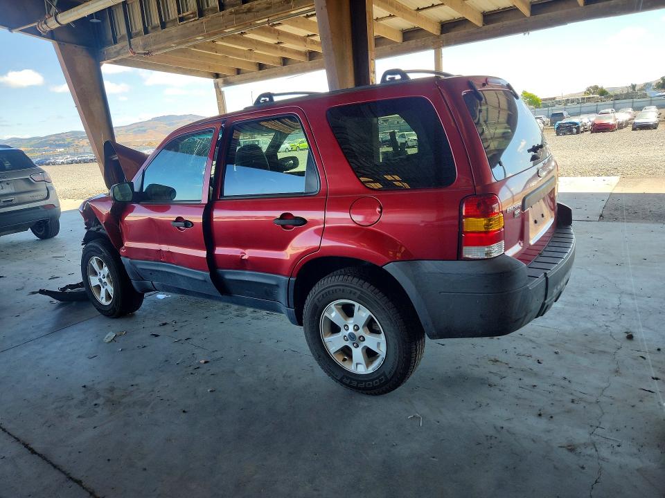 56731946 :رقم المزاد ، 1FMYU93195DA04835 vin ، 2005 Ford Escape مزاد بيع