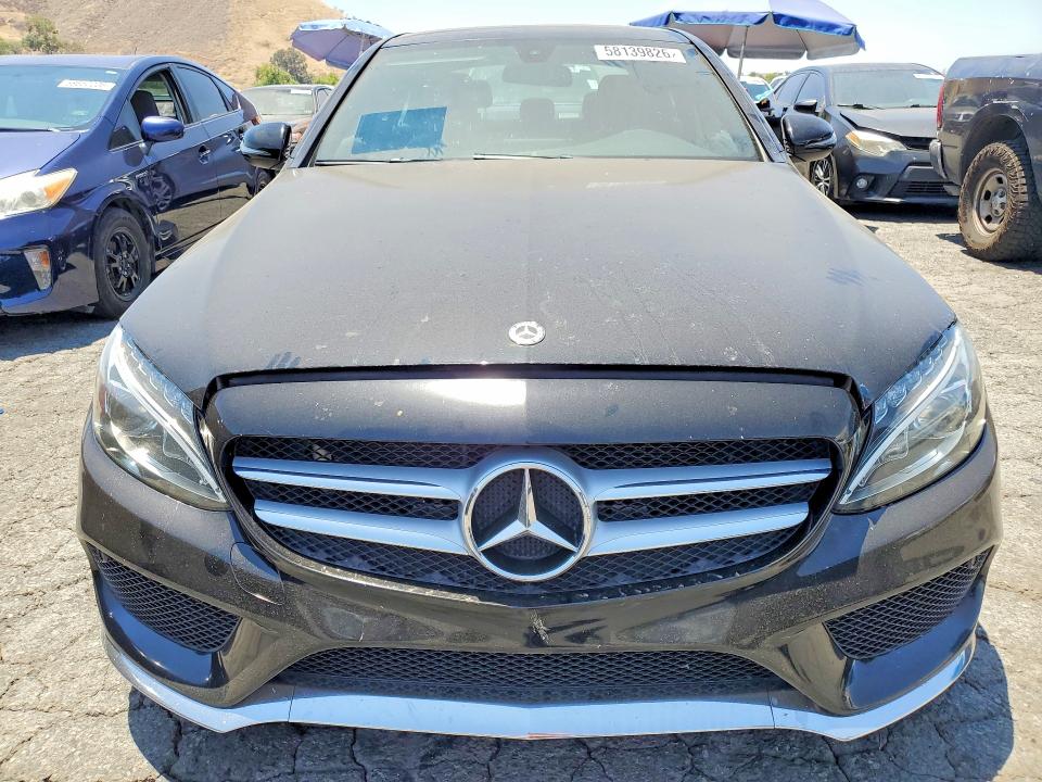 58139826 :رقم المزاد ، WDDWF4JB2JR405215 vin ، 2018 Mercedes-benz C مزاد بيع