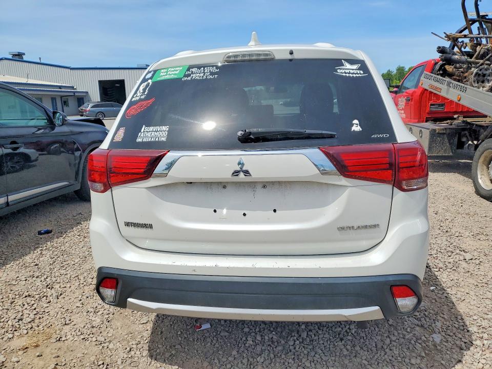 Продаж на аукціоні авто 2018 Mitsubishi Outlander, vin: JA4AZ3A38JZ025529, номер лоту: 55654566