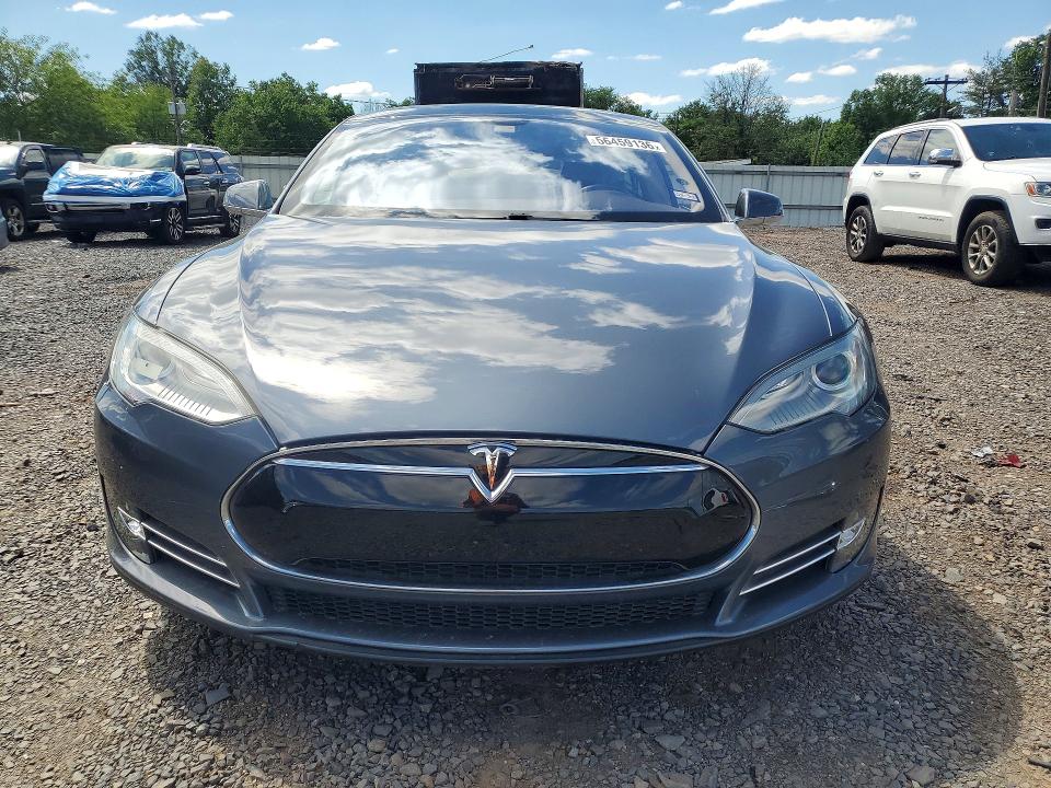 56459136 :رقم المزاد ، 5YJSA1DP6DFP12779 vin ، 2013 Tesla Model S مزاد بيع