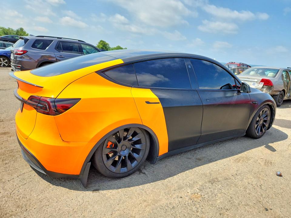 56530136 :رقم المزاد ، 7SAYGAEE6RF029884 vin ، 2024 Tesla Model Y مزاد بيع