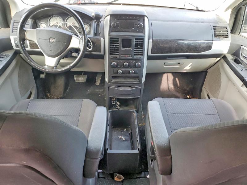 57501096 :رقم المزاد ، 2D4RN5D14AR261196 vin ، 2010 Dodge Grand Caravan مزاد بيع