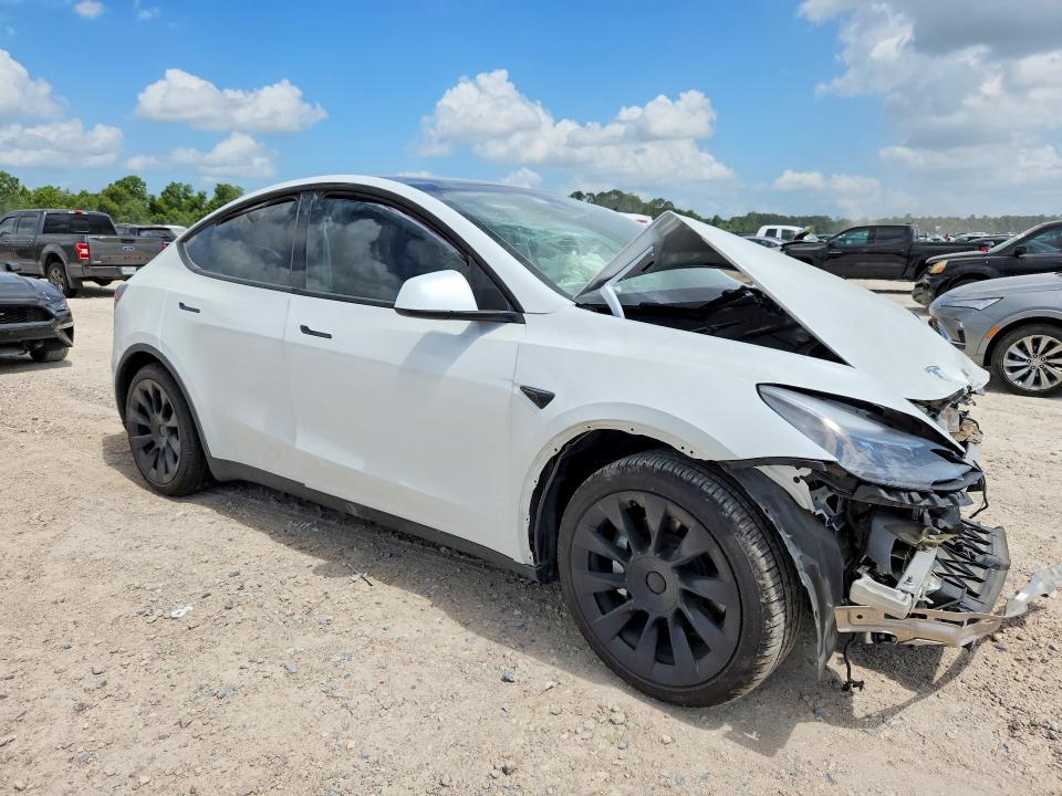 58760376 :رقم المزاد ، 7SAYGAEE1NF549808 vin ، 2022 Tesla Model Y مزاد بيع