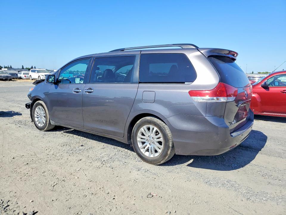 2013 Toyota Sienna მანქანა იყიდება აუქციონზე, vin: 5TDYK3DC0DS299821, აუქციონის ნომერი: 58590036