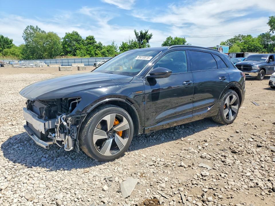 55418576 :رقم المزاد ، WA1LAAGE6NB009910 vin ، 2022 Audi E-tron مزاد بيع