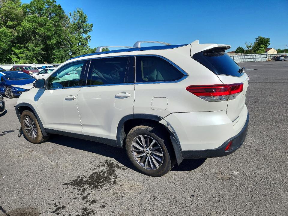 Продаж на аукціоні авто 2019 Toyota Highlander, vin: 5TDJZRFH8KS605797, номер лоту: 58386346
