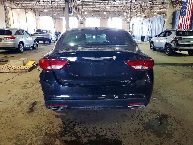 55592626 :رقم المزاد ، 1C3CCCBG7FN717995 vin ، 2015 Chrysler 200 مزاد بيع