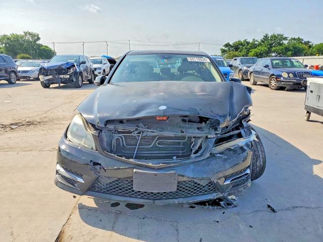 Продаж на аукціоні авто 2013 Mercedes-benz C, vin: WDDGF4HBXDA869897, номер лоту: 58710036
