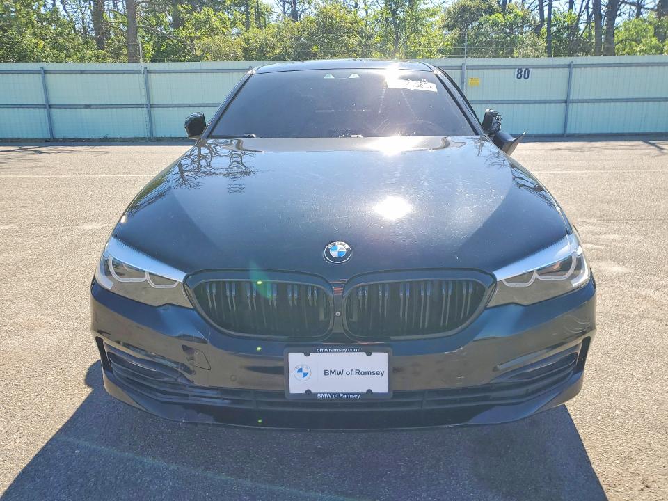 57121586 :رقم المزاد ، WBAJA7C38HG903870 vin ، 2017 Bmw 530 مزاد بيع