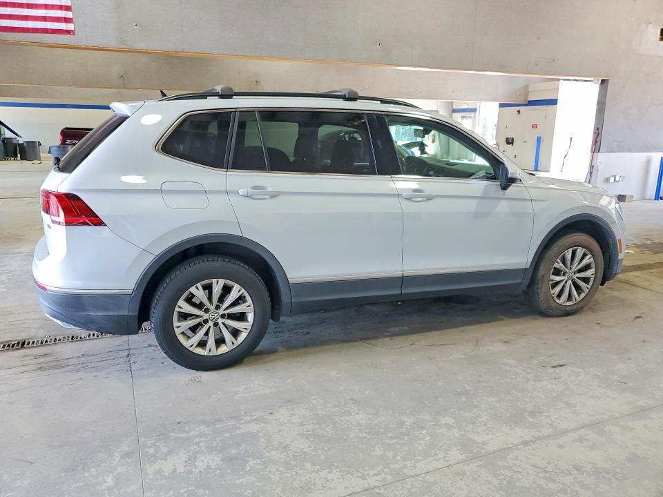 Продажа на аукционе авто 2018 Volkswagen Tiguan, vin: 3VV3B7AX2JM214242, номер лота: 56435356