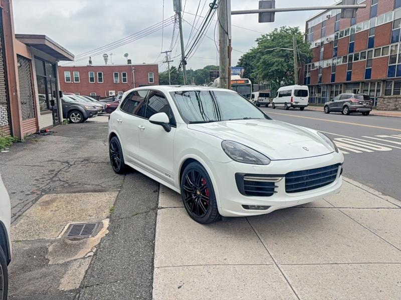 85451615 :رقم المزاد ، WP1AD2A21GLA79142 vin ، 2016 Porsche Cayenne مزاد بيع
