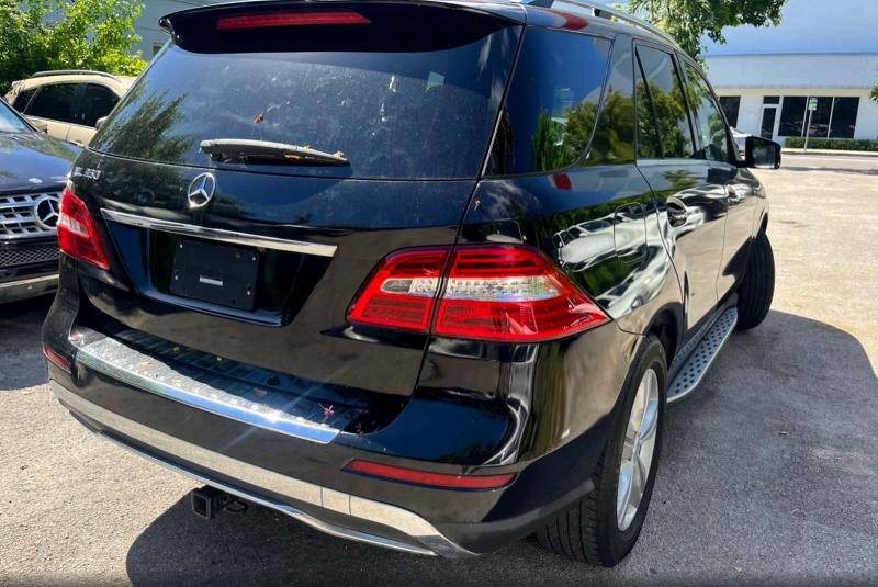 59530106 :رقم المزاد ، 4JGDA5JB7FA557255 vin ، 2015 Mercedes-benz Ml مزاد بيع