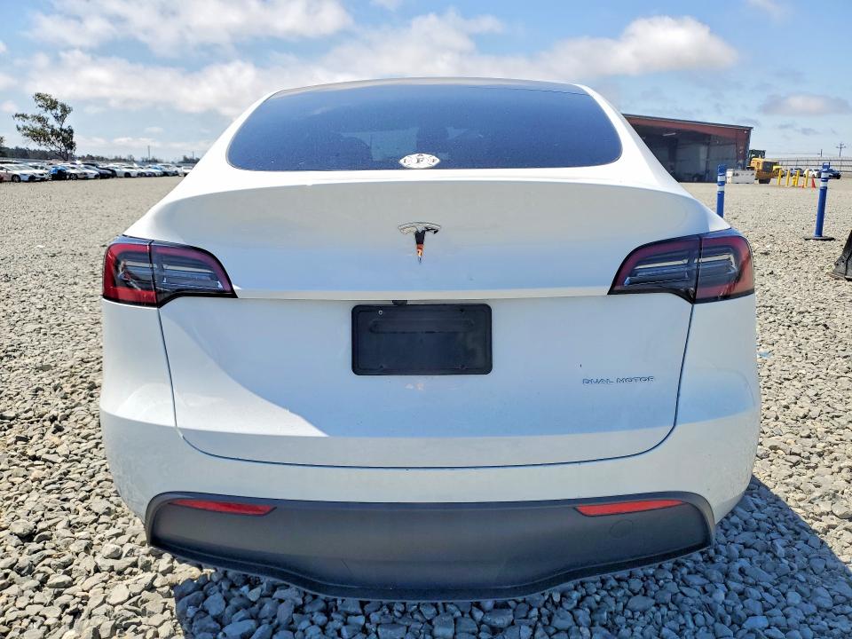 57366226 :رقم المزاد ، 7SAYGAEE5RF994669 vin ، 2024 Tesla Model Y مزاد بيع