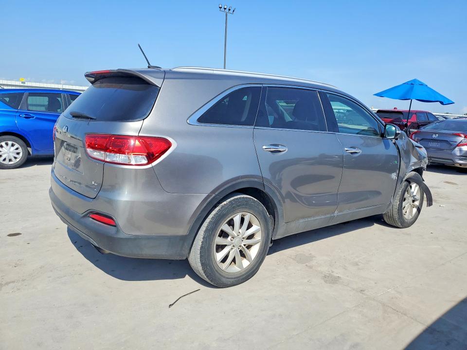 55742536 :رقم المزاد ، 5XYPG4A52HG318736 vin ، 2017 Kia Sorento مزاد بيع
