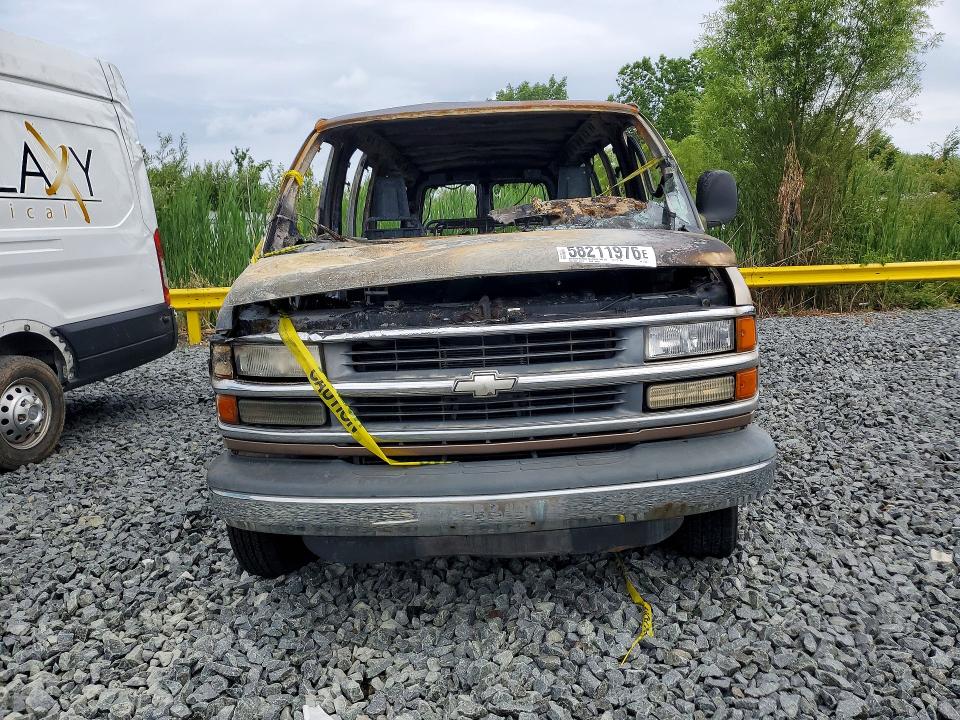 58211976 :رقم المزاد ، 1GAHG39RX11173966 vin ، 2001 Chevrolet Express G3500 مزاد بيع