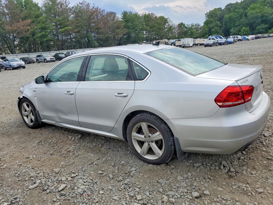 58404236 :رقم المزاد ، 1VWAT7A34FC118182 vin ، 2015 Volkswagen Passat مزاد بيع