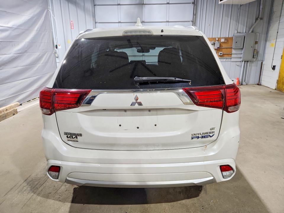 55894106 :رقم المزاد ، JA4J24A59JZ032114 vin ، 2018 Mitsubishi Outlander مزاد بيع