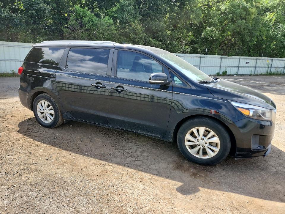 59075096 :رقم المزاد ، KNDMB5C11H6249493 vin ، 2017 Kia Sedona مزاد بيع