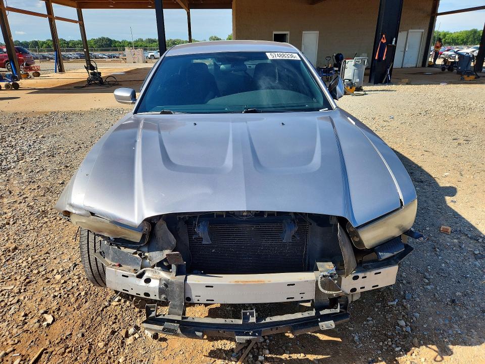 57488336 :رقم المزاد ، 2C3CDXBG8DH570337 vin ، 2013 Dodge Charger مزاد بيع