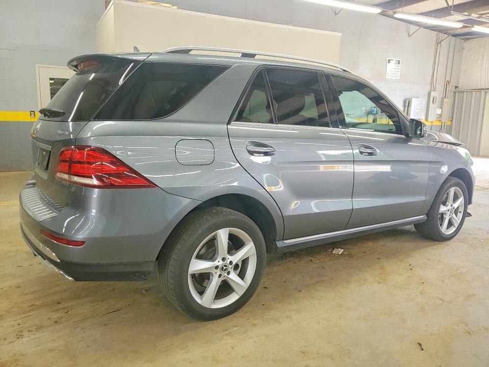 57670936 :رقم المزاد ، 4JGDA5HB6JB130335 vin ، 2018 Mercedes-benz Gle مزاد بيع