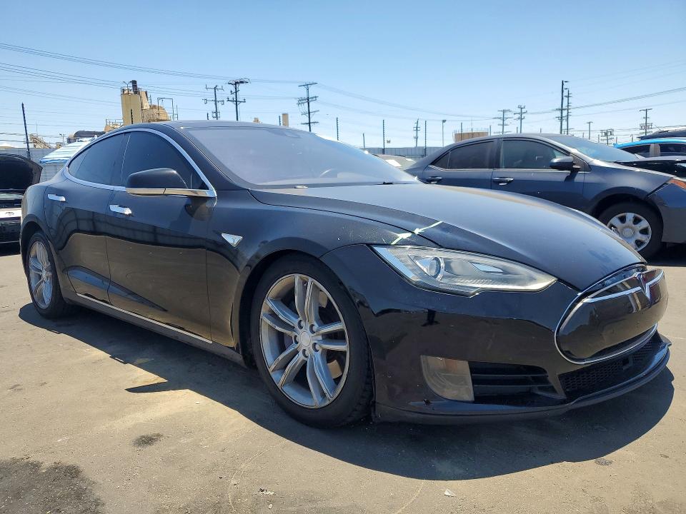 Продажа на аукционе авто 2015 Tesla Model S, vin: 5YJSA1S13FF100539, номер лота: 57413396