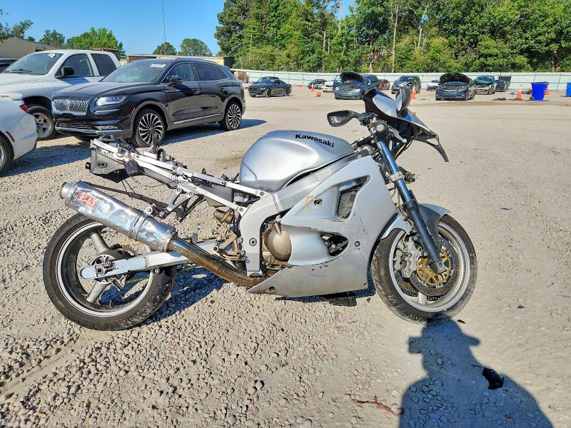 55647286 :رقم المزاد ، JKAZX4J116A060139 vin ، 2006 Kawasaki Zx600 مزاد بيع