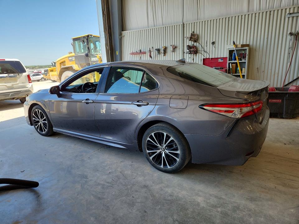 56271206 :رقم المزاد ، 4T1B11HK0KU692706 vin ، 2019 Toyota Camry مزاد بيع