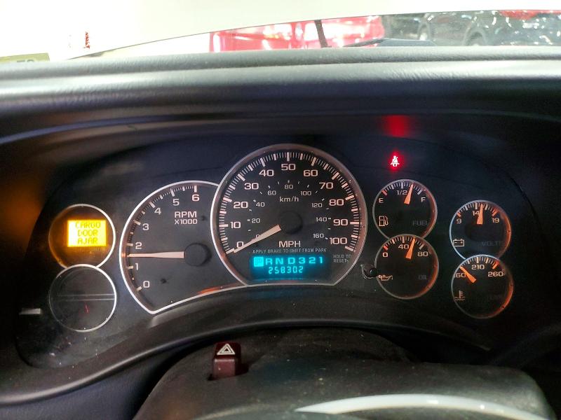 57825826 :رقم المزاد ، 1GNFK16T81J240816 vin ، 2001 Chevrolet Suburban مزاد بيع