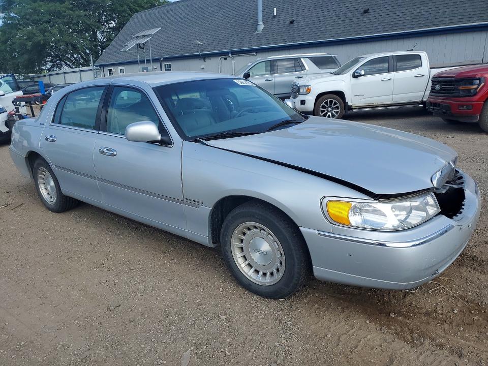Aukcja sprzedaży 2000 Lincoln Town Car, vin: 1LNHM81W8YY770044, numer aukcji: 59052036