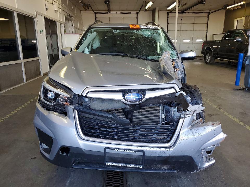 56634366 :رقم المزاد ، JF2SKAJC1MH556442 vin ، 2021 Subaru Forester مزاد بيع